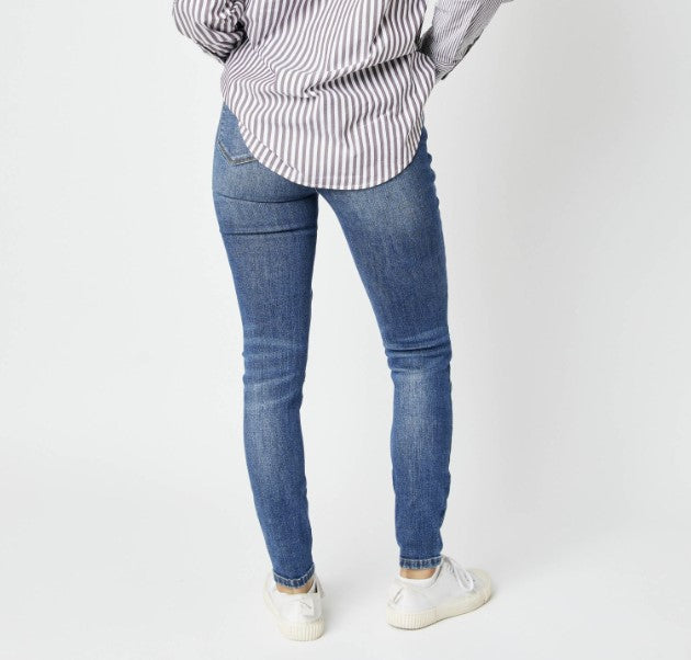 Judy Blue 88798 - Destroyed Tummy Control Jeans - #7168-7180