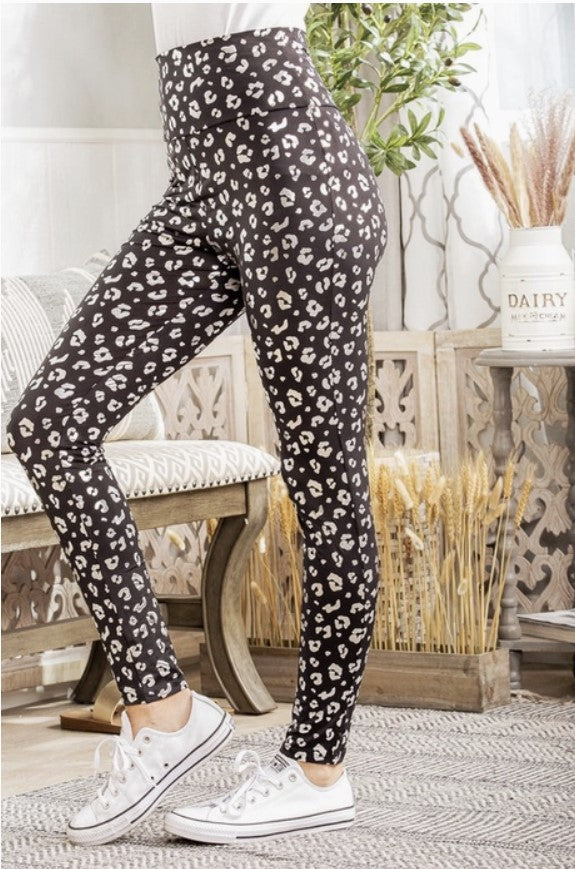 Black Shiny Animal Print Leggings - #8643-9648